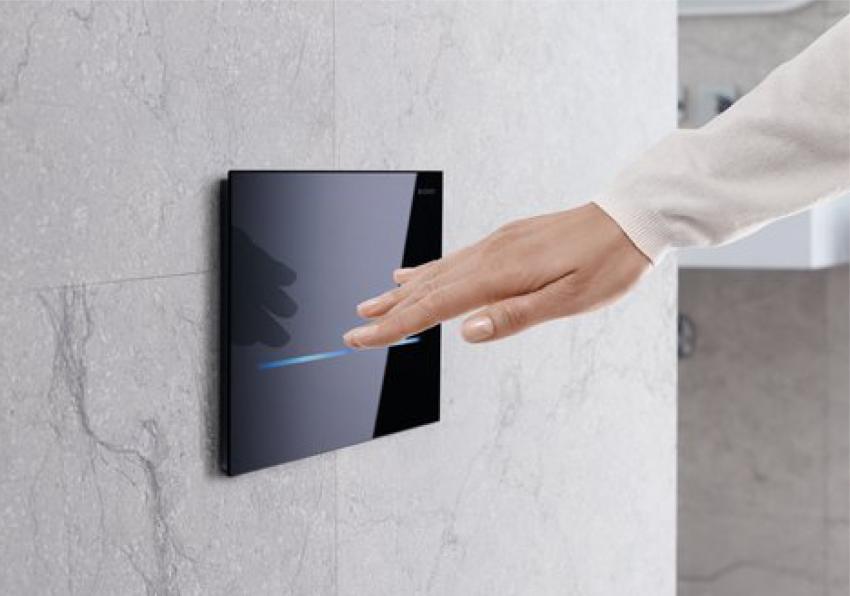 A Touchfree Toilet _243